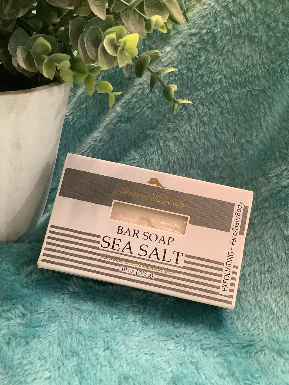 Tommy Bahama Scented Sea Salt Exfoliating Face Hair Body Bar Soap NWT Lrg 10oz.